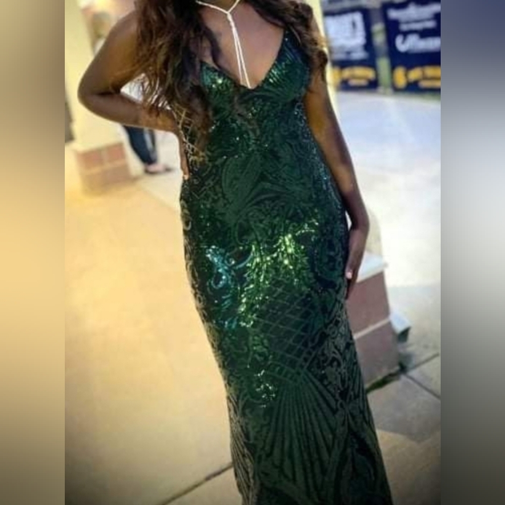 Beautiful Emerald green Evening gown/prom dress